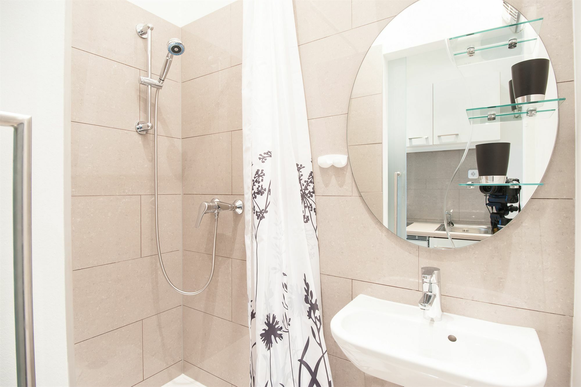 Royal Resort Apartments Westbahnhof Vienna Esterno foto