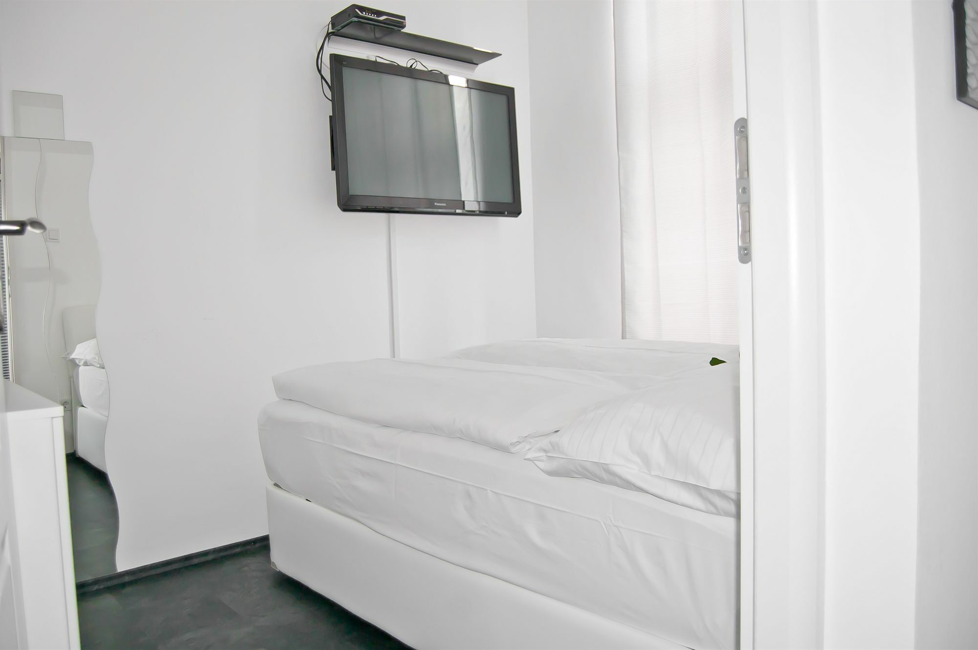 Royal Resort Apartments Westbahnhof Vienna Esterno foto