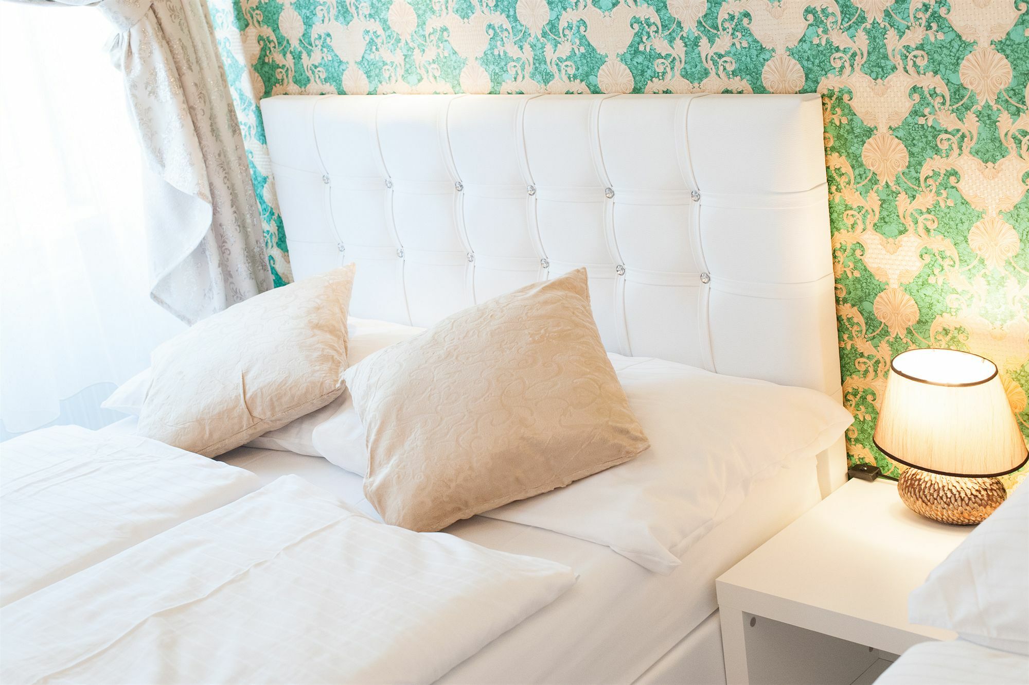 Royal Resort Apartments Westbahnhof Vienna Esterno foto