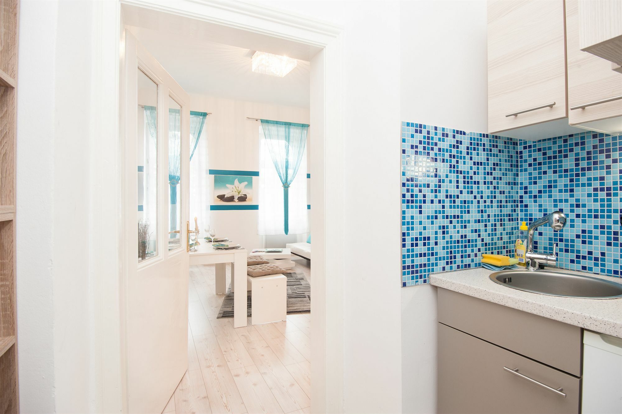 Royal Resort Apartments Westbahnhof Vienna Esterno foto