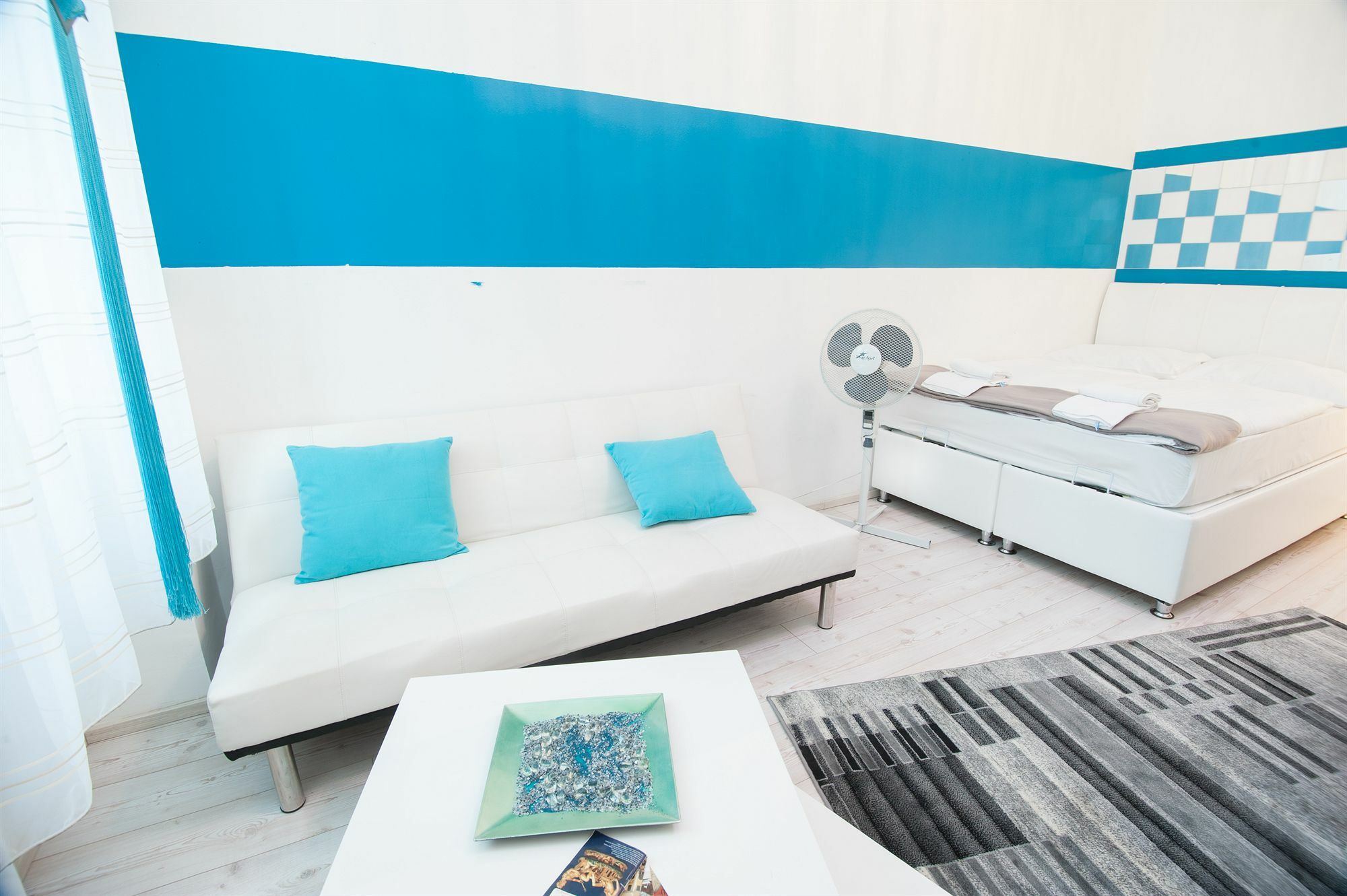 Royal Resort Apartments Westbahnhof Vienna Esterno foto