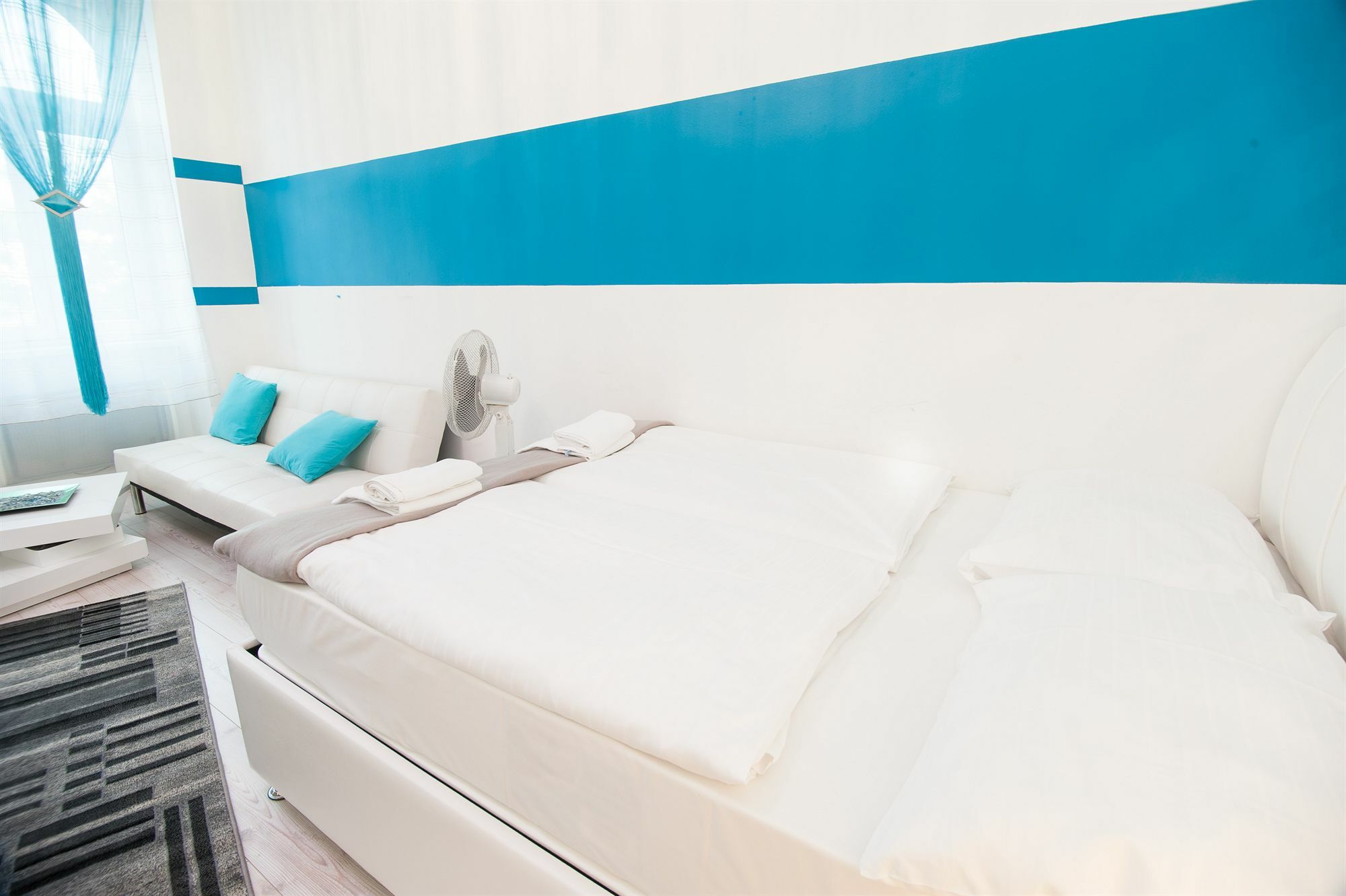 Royal Resort Apartments Westbahnhof Vienna Esterno foto